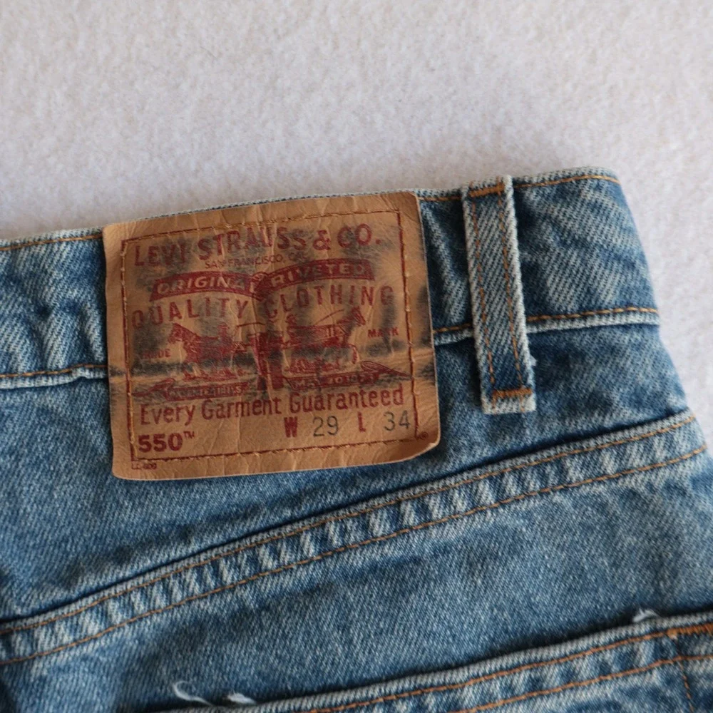 Vintage 90s Levis 550 Relaxed Fit Tapered Leg Blue Jeans 29x34 (Fits 26x33.5)